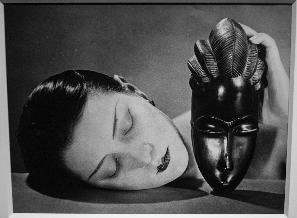Retour à la Raison Man Ray, Noire et blanche (Black and white), 1926, Black and white photographic print. © Man Ray Trust / ADAGP - PICTORIGHT / Telimage - 2013. 