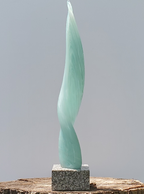 Tendril shaped glass sculpture by artist Steven Schaefer