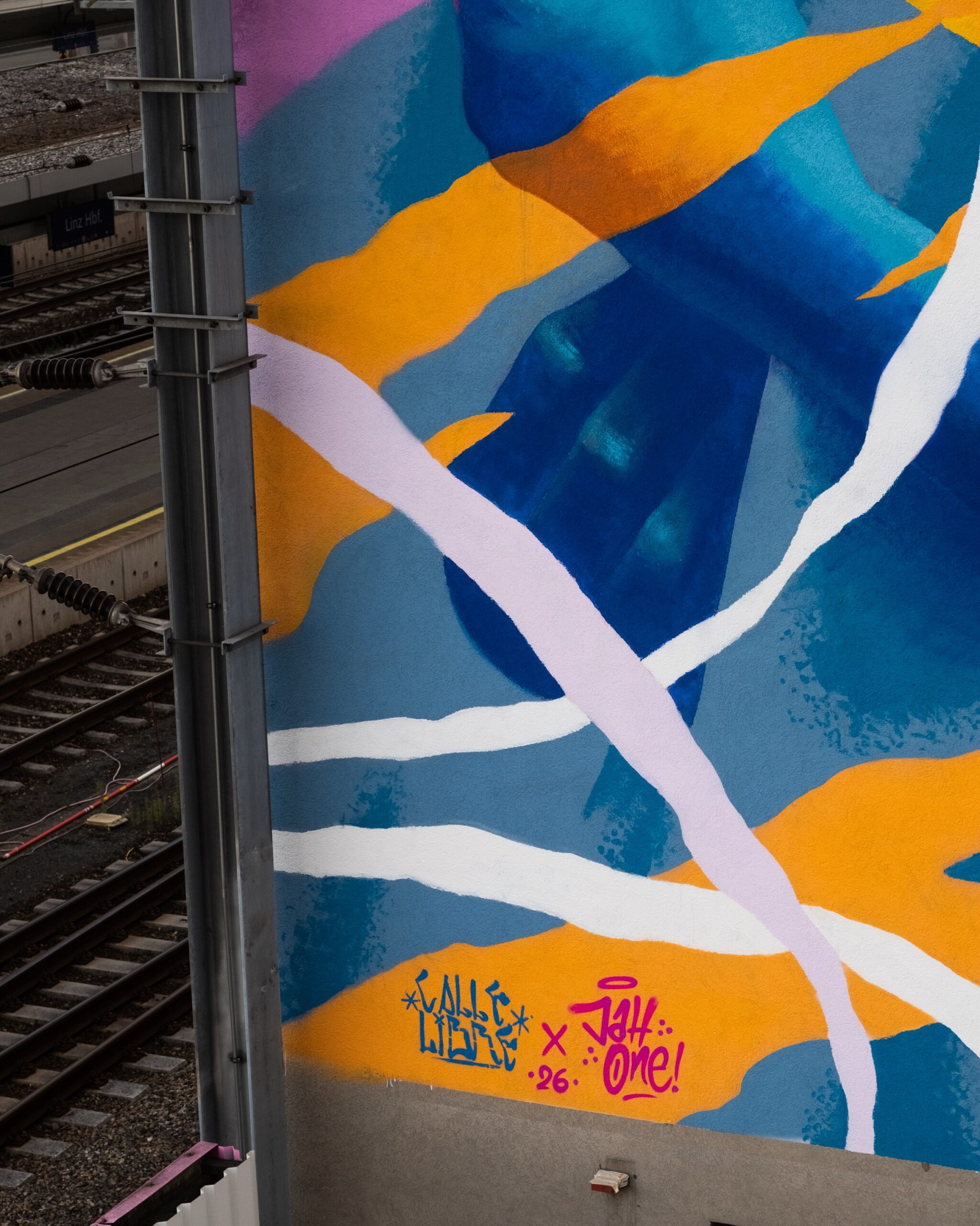 Photo by Calle Libre Street Art on September 24, 2026. May be art of text.