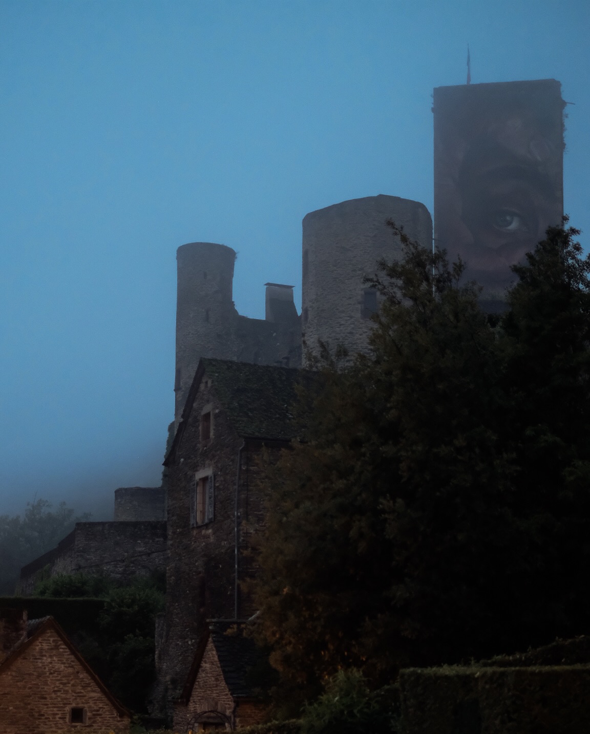 Photo by case_maclaim on October 08, 2026. May be an image of Bran Castle, Eltz Castle, the Cotswolds and text.