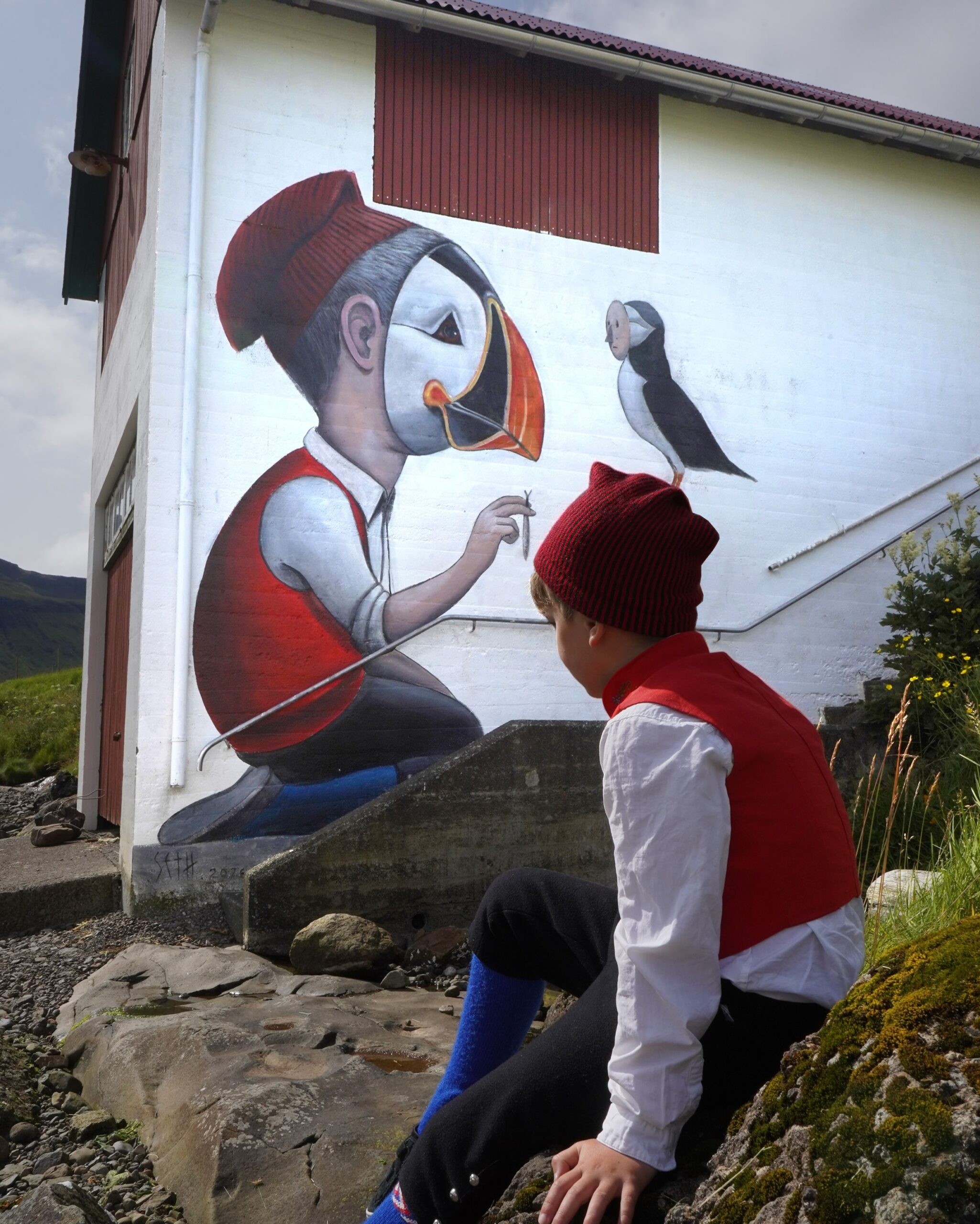 Photo by seth_globepainter on October 14, 2026. May be an image of tufted puffin, penguin and text.